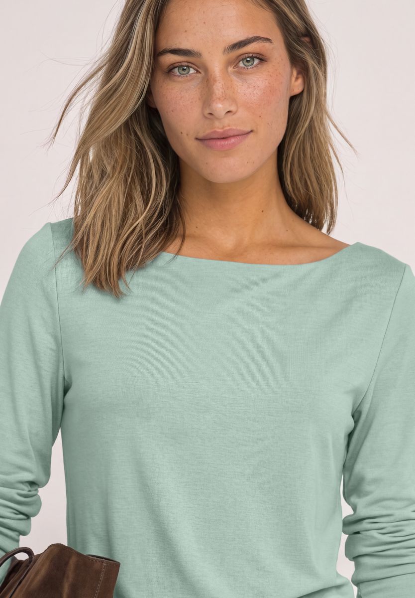 Basic Shirt mit U-Boot-Ausschnitt