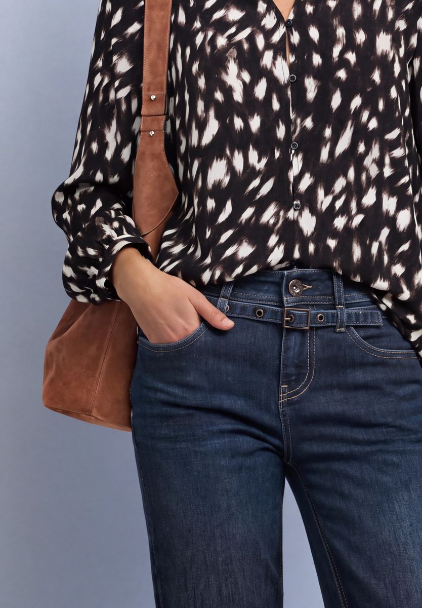 Straight Leg Jeans mit Gürtel