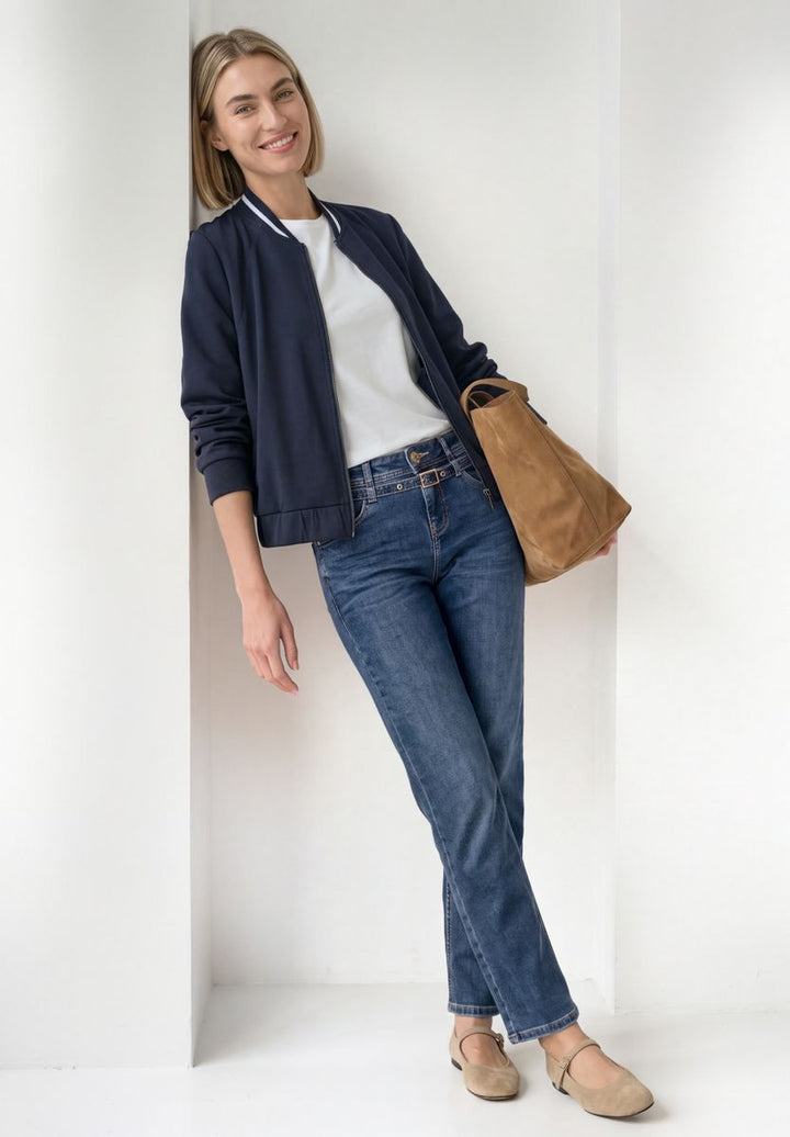 Straight Leg Jeans mit Gürtel