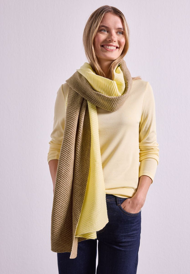 Schal im Two-Tone-Look mit Falten