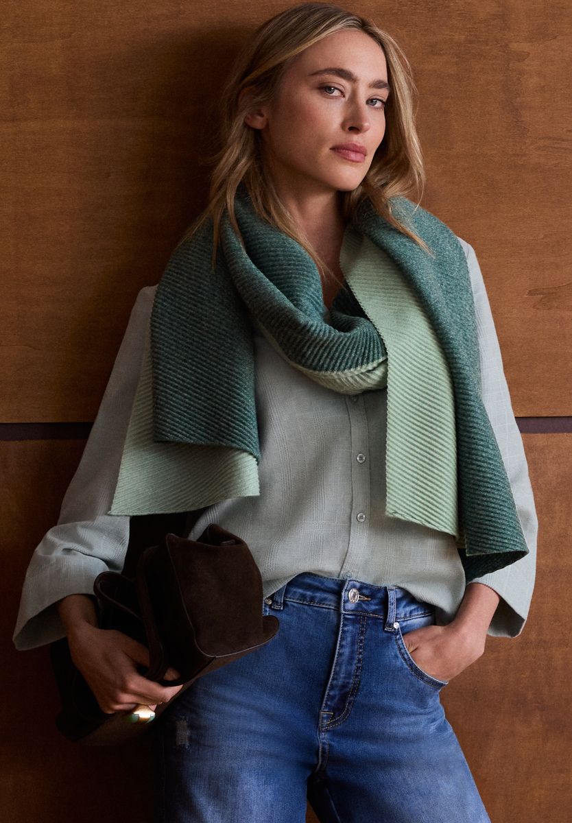 Schal im Two-Tone-Look mit Falten