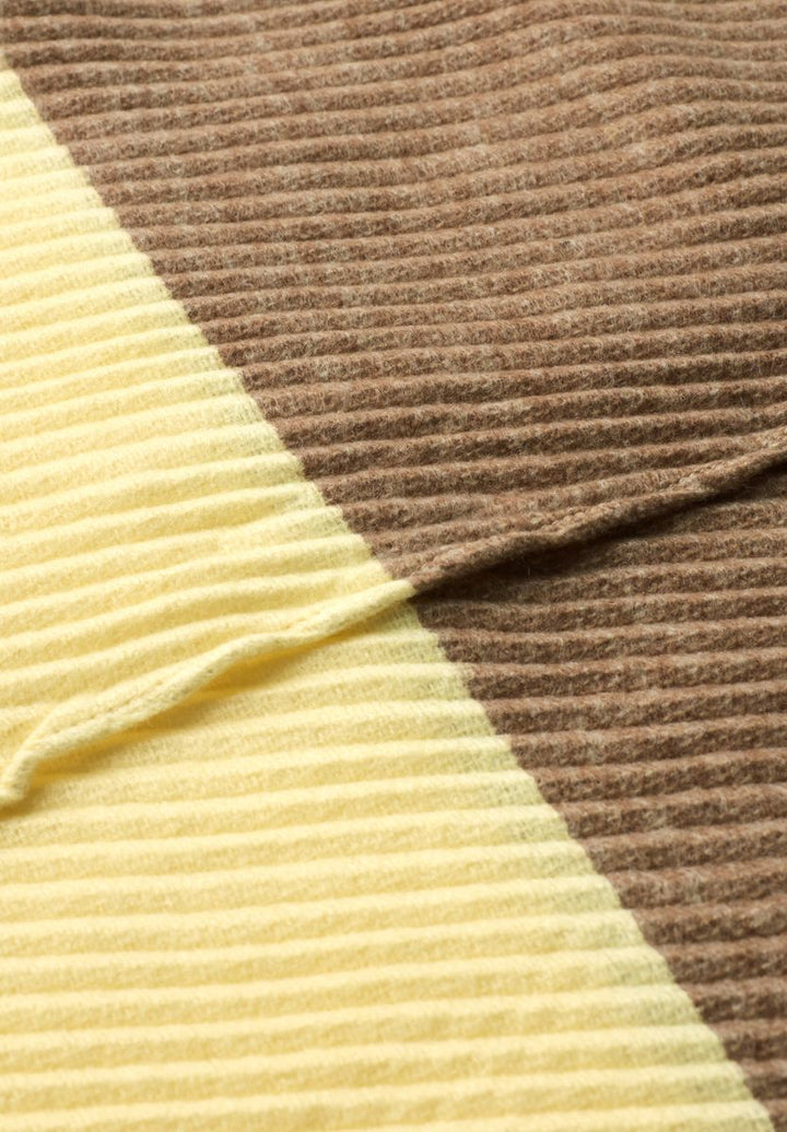 Schal im Two-Tone-Look mit Falten