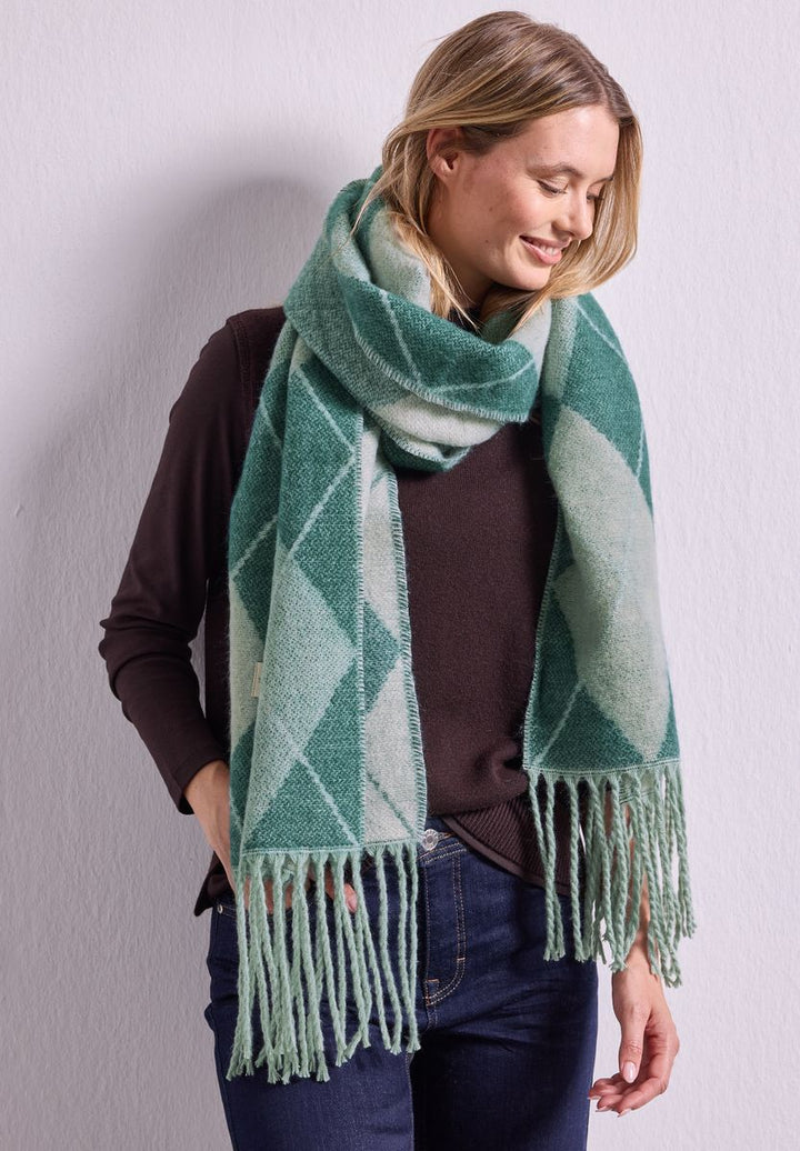 Langer Schal mit Fransen und Argyle-Muster