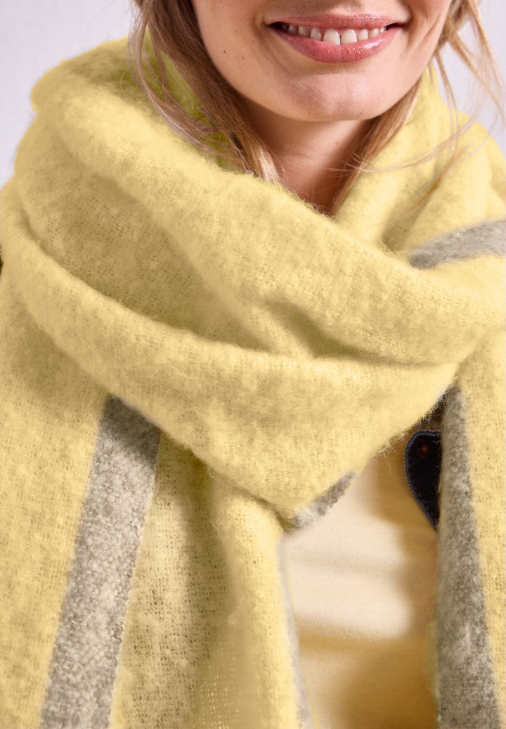 Langer Schal im Two-Tone-Look