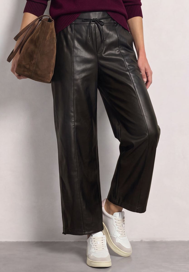 Straight Leg Hose in Leder-Optik