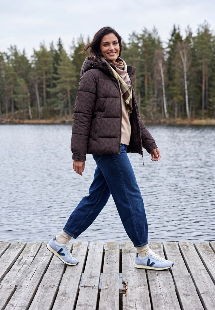 Steppjacke mit Kapuze und Reißverschluss