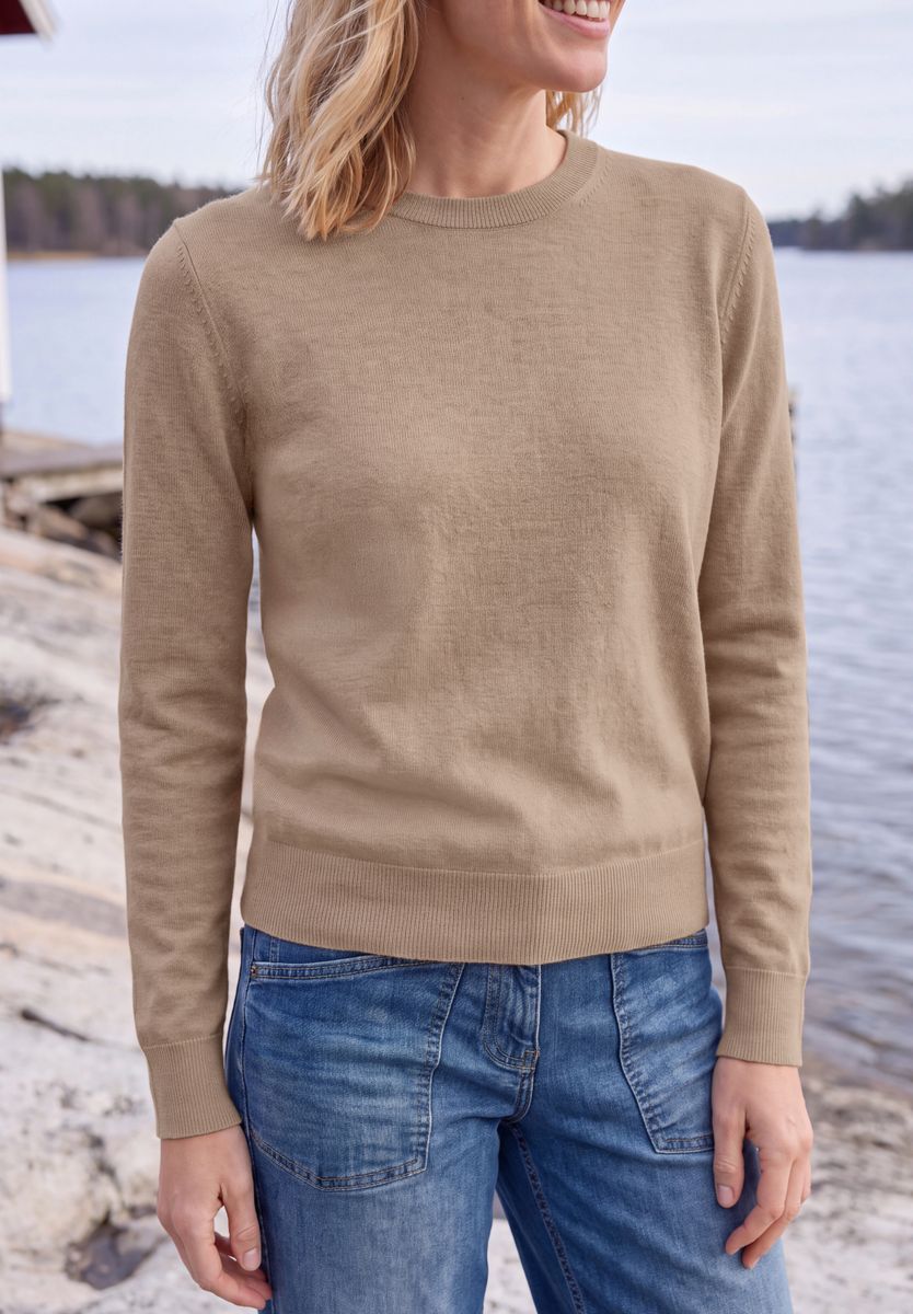 Pullover in Unifarbe mit Rundhals