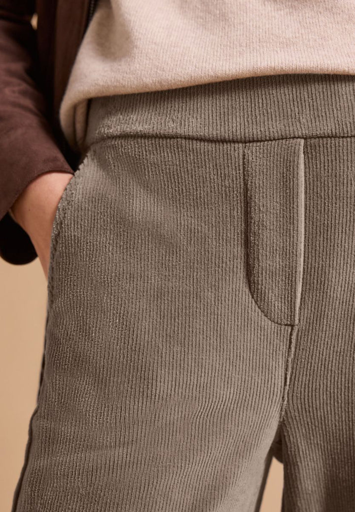 High Waist Straight Leg Hose im Loose Fit