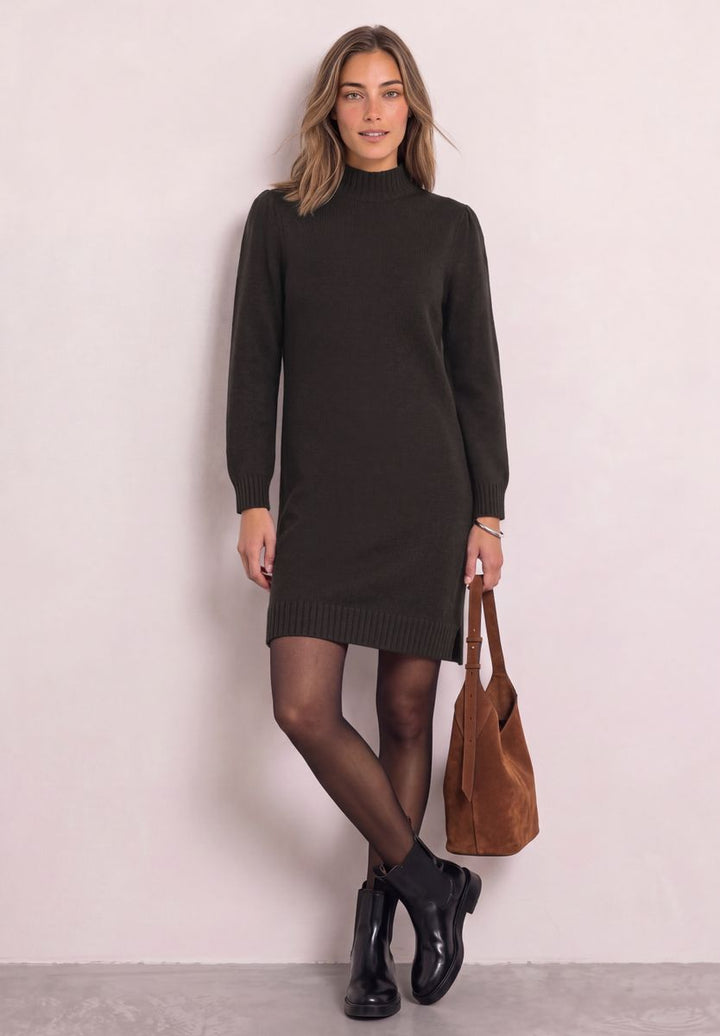 Knielanges Strickkleid mit Turtle Neck