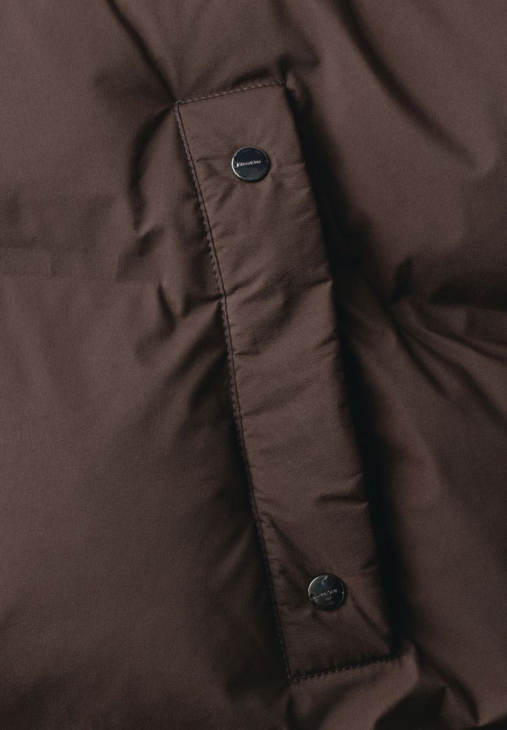 Lange Jacke mit Kapuze und Steppmuster
