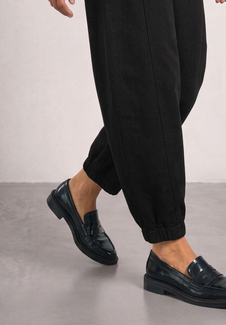 High Waist Barrel Leg Hose im Casual Fit