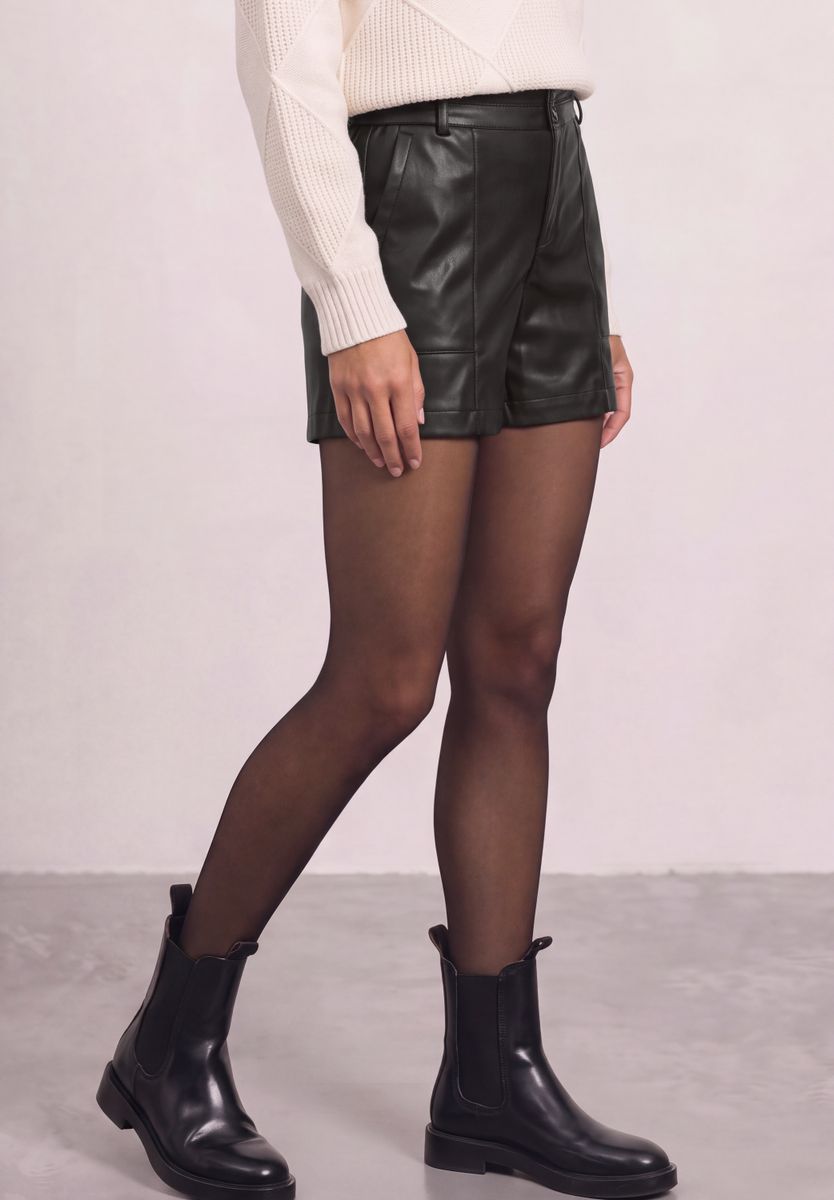 High Waist Shorts in Lederoptik