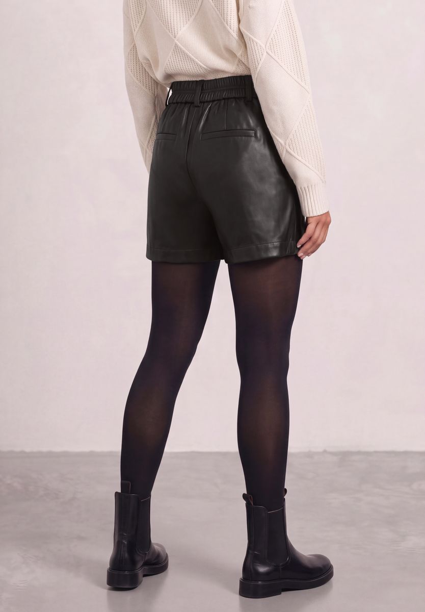 High Waist Shorts in Lederoptik