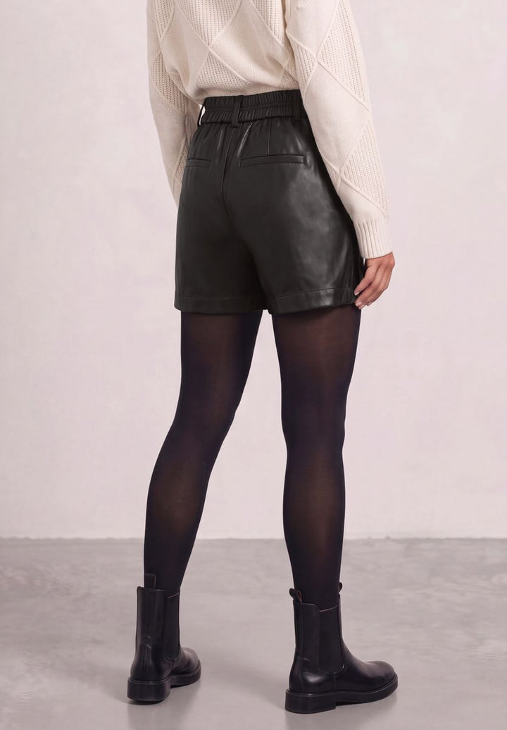 High Waist Shorts in Lederoptik
