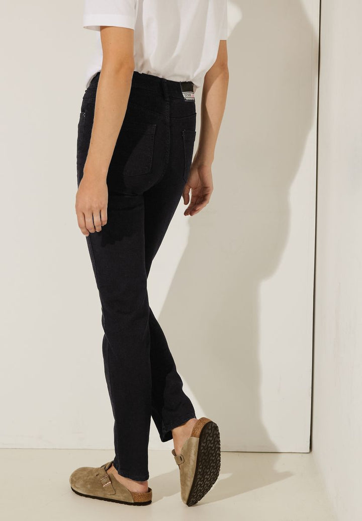 Dunkle Straight Fit Jeans