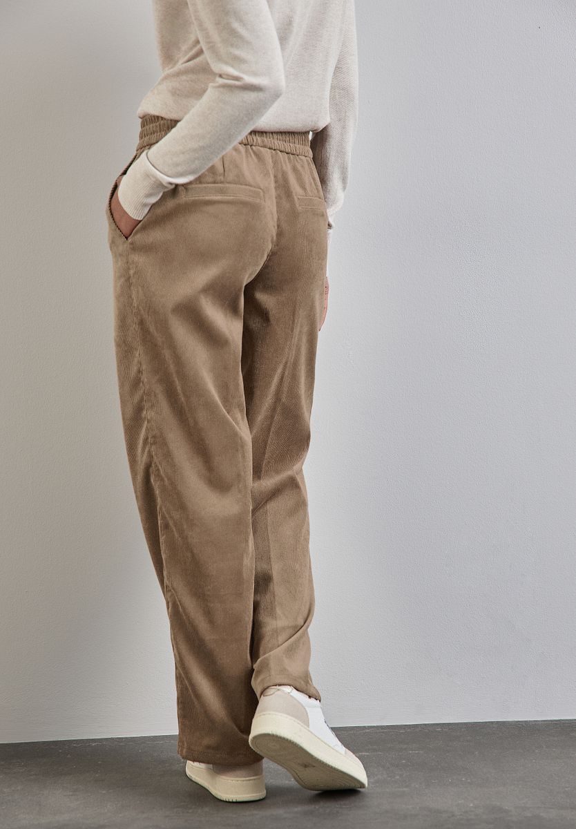 Cordhose im Loose Fit