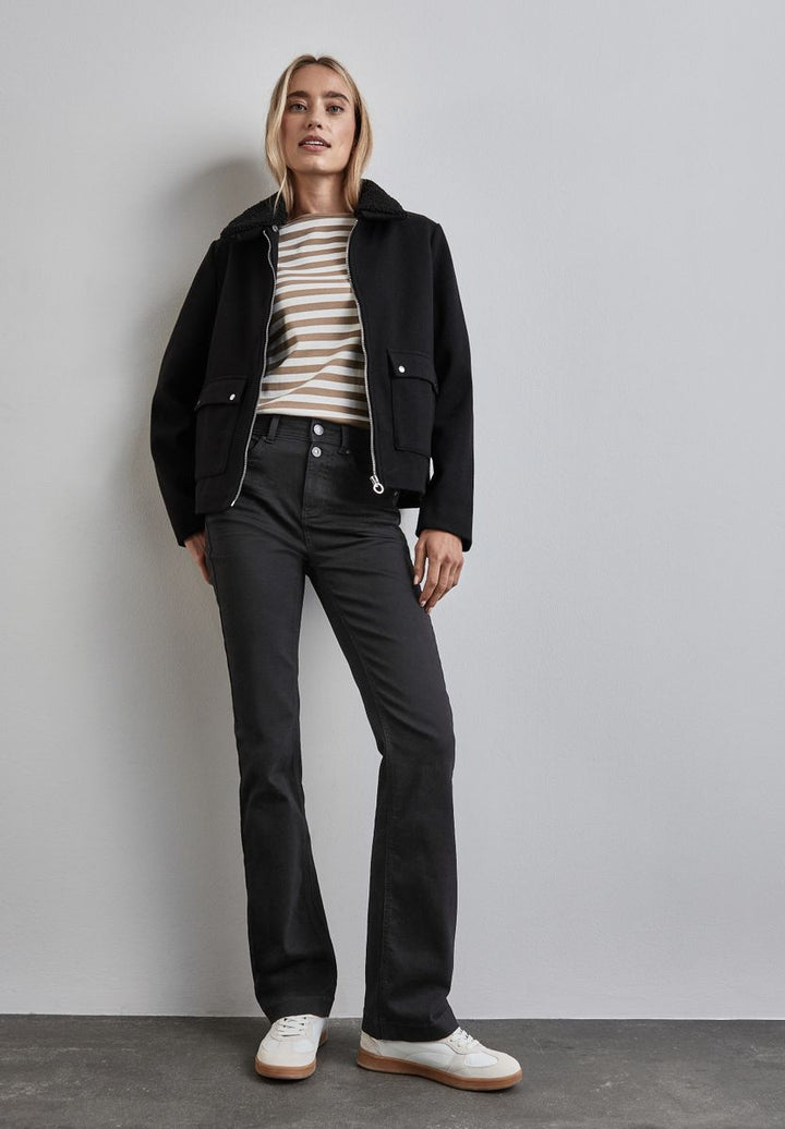 Bootcut Jeans
