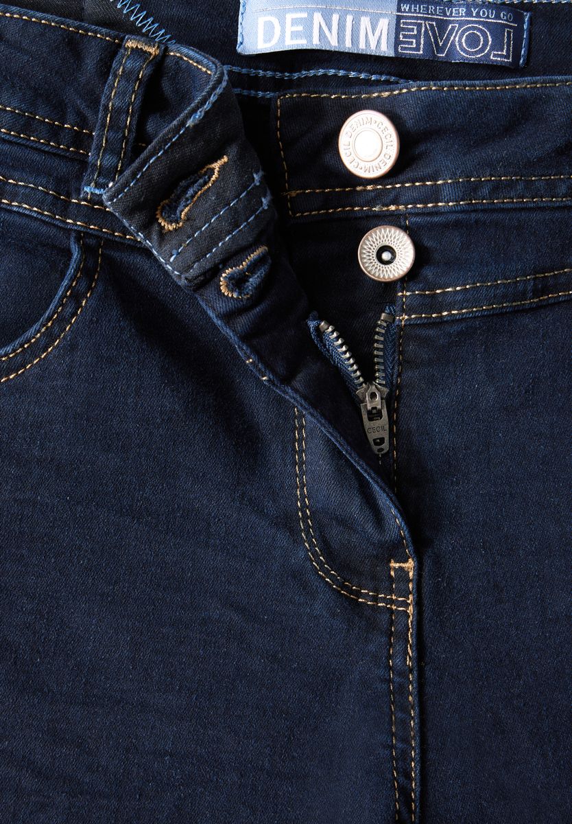 Rinsed Wide Leg Jeans