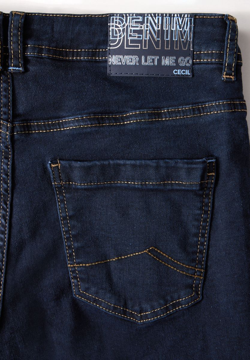 Rinsed Wide Leg Jeans