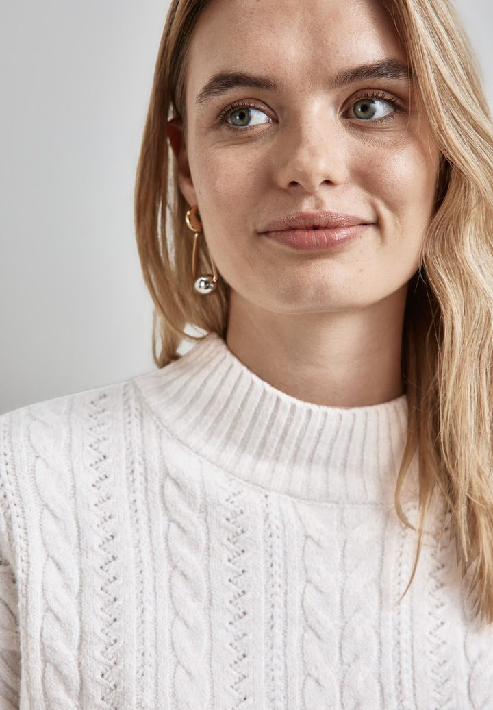 Pullover mit Strickmuster