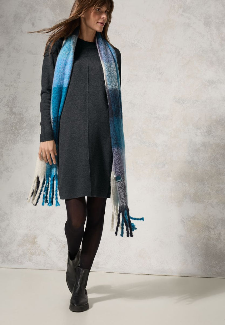 Knielanges Strickkleid