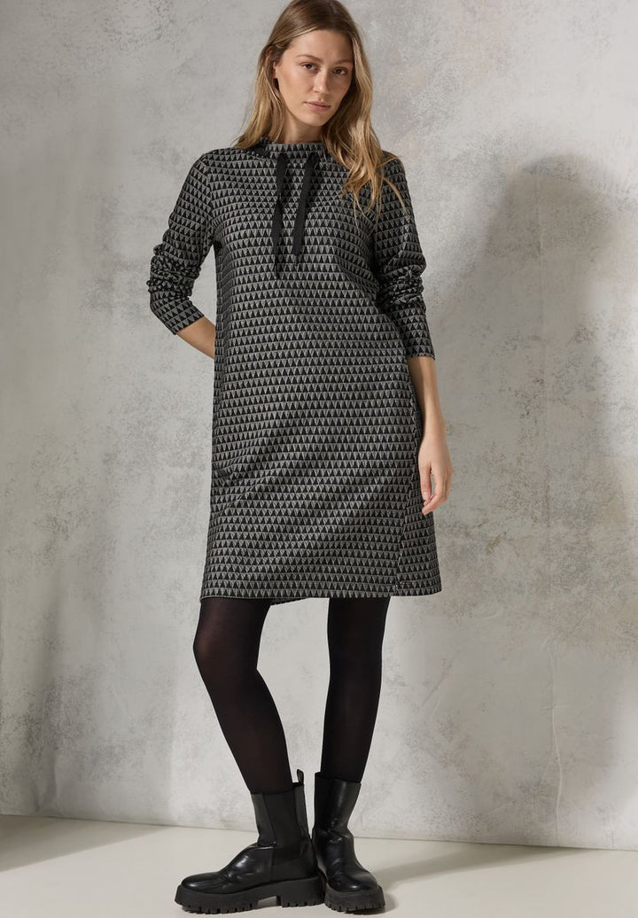 Minimal Jaquard Kleid