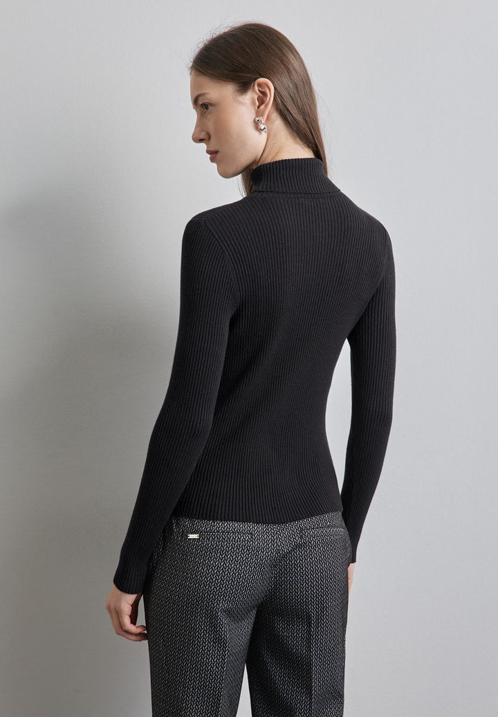 Basic Rollkragen-Pullover