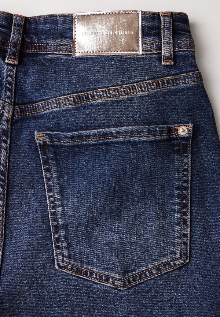 Jeans mit Glitzer-Details