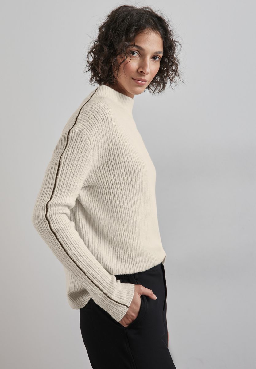 Pullover mit Kontrastdetail