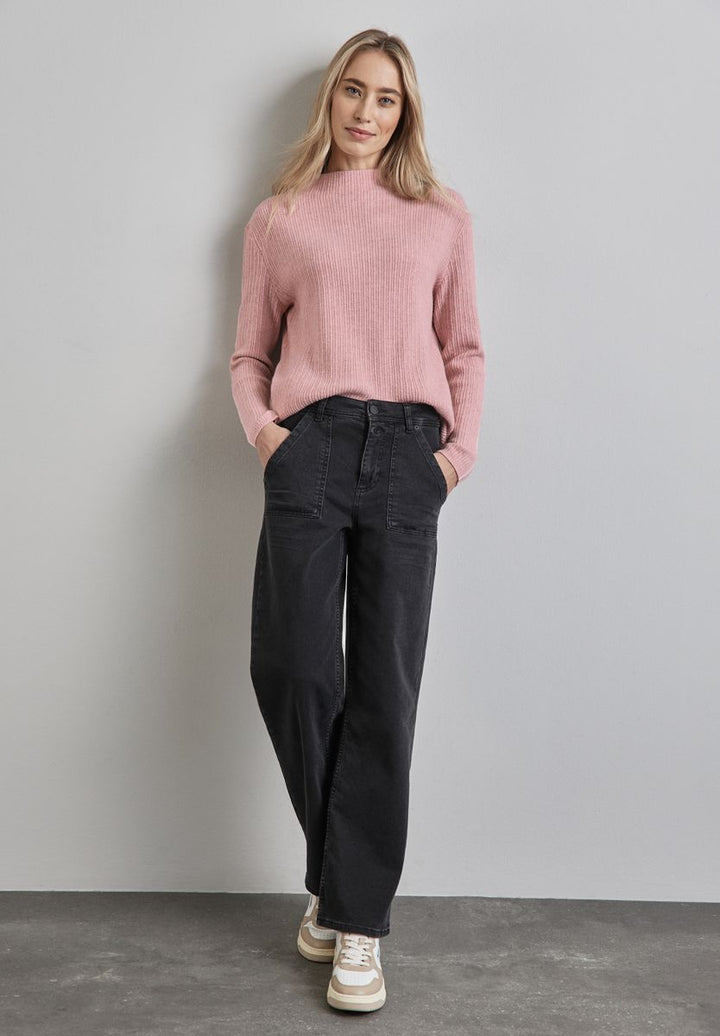 Pullover mit Kontrastdetail