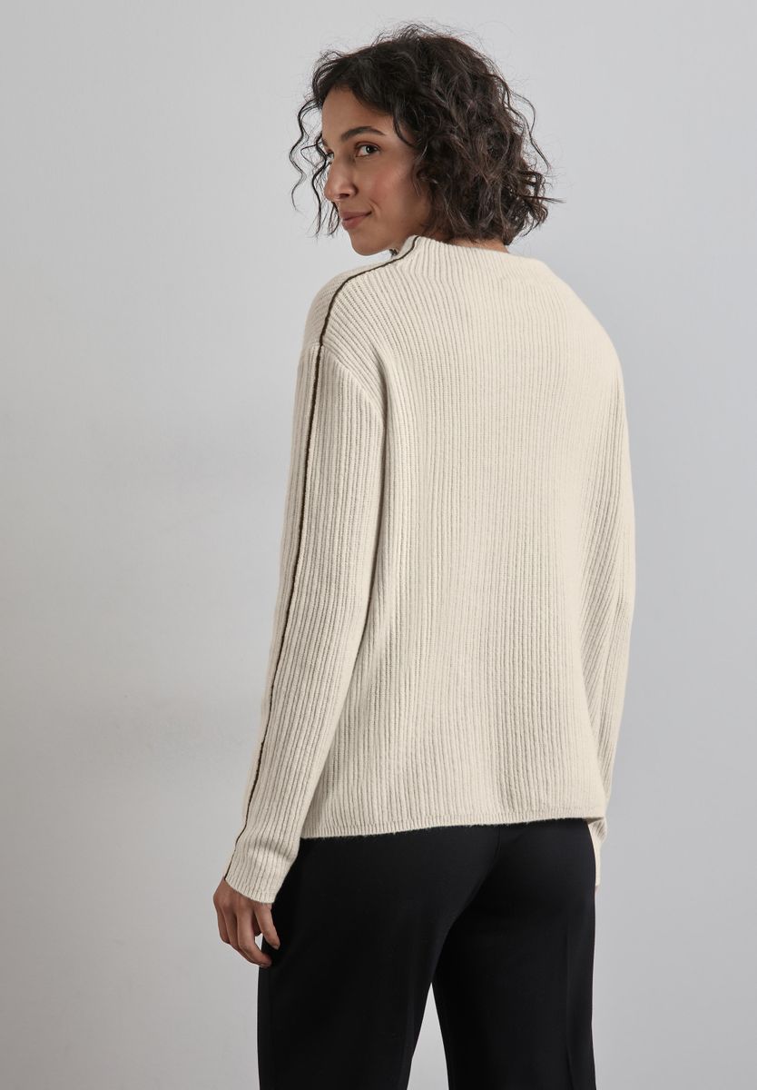 Pullover mit Kontrastdetail