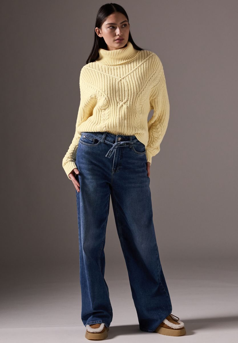 Kurzer Strukturpullover