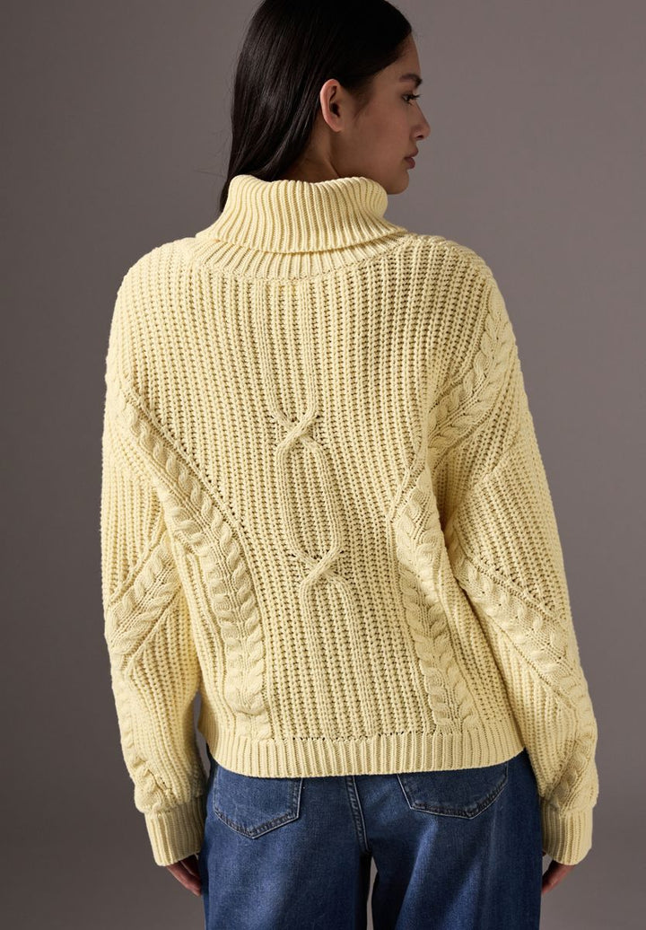 Kurzer Strukturpullover