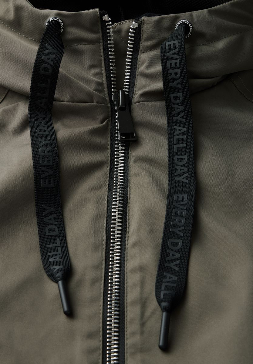 Kurze Jacke