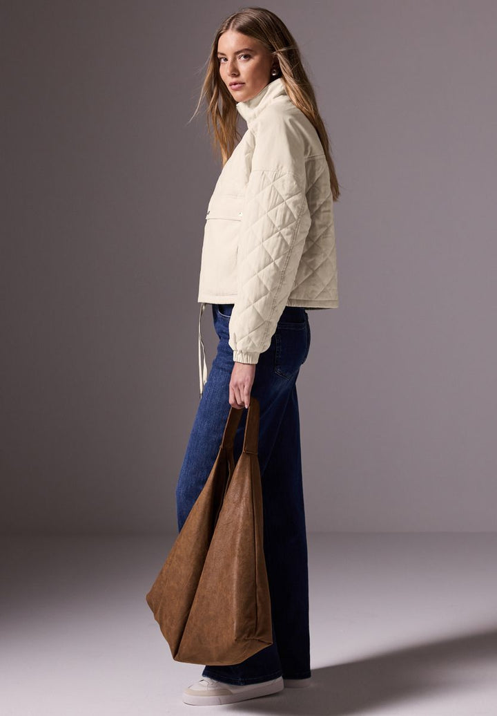 Leichte kurze Steppjacke