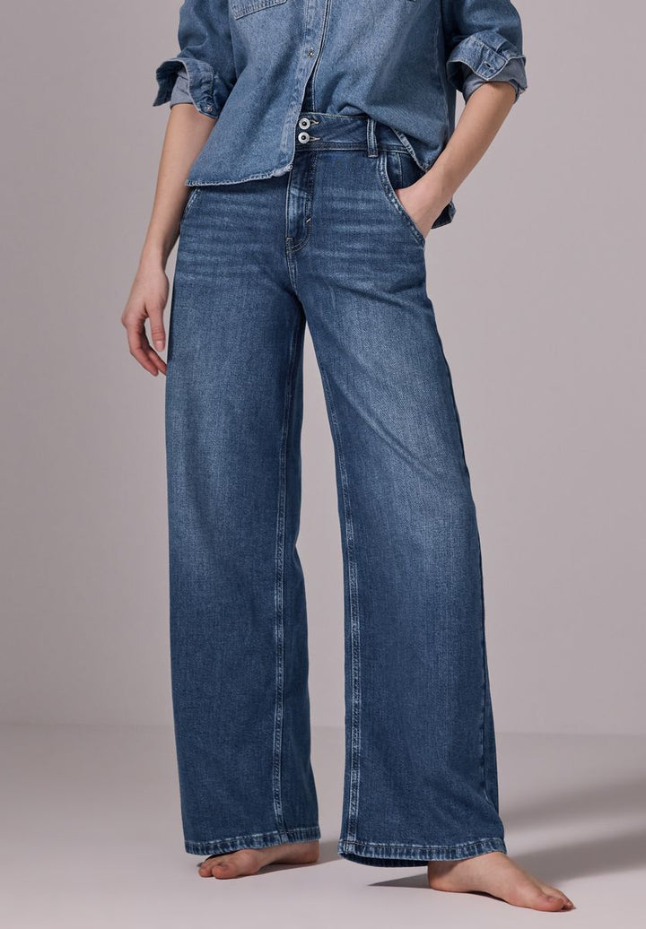 Wide Leg Jeans