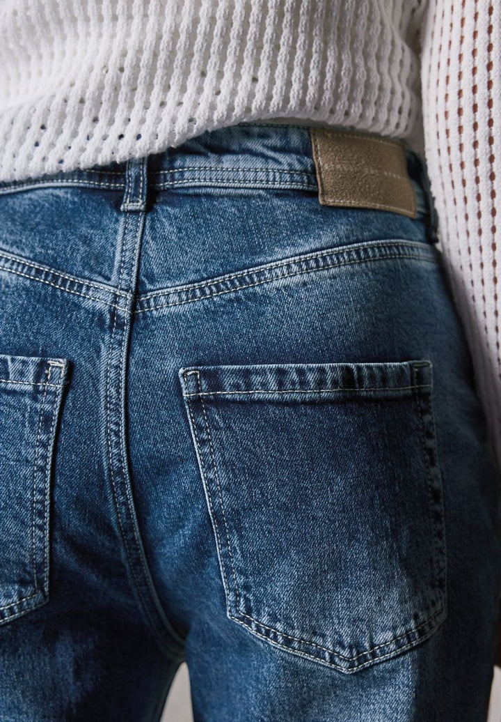 Jeans im Mom Fit
