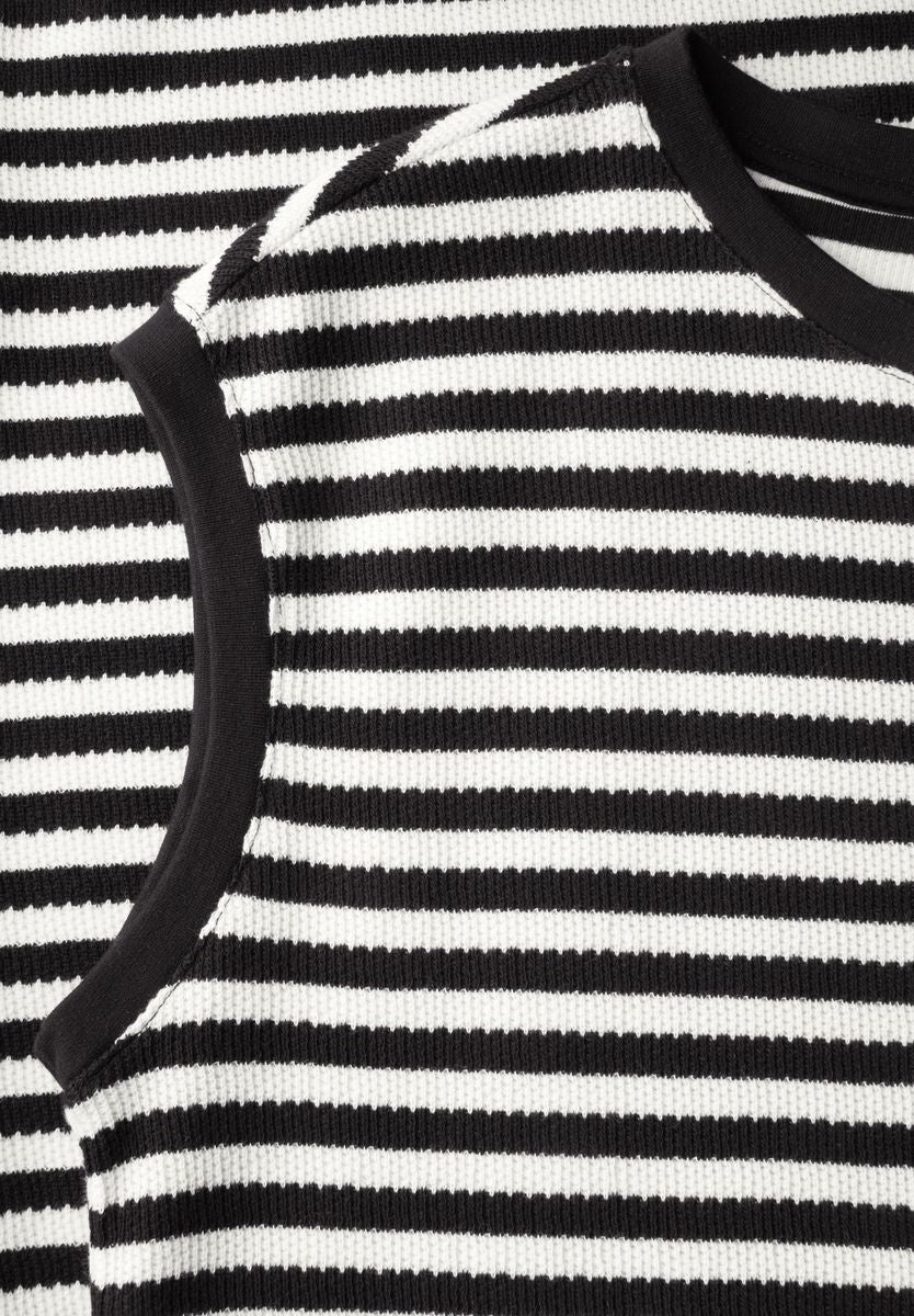 Gestreiftes Kleid