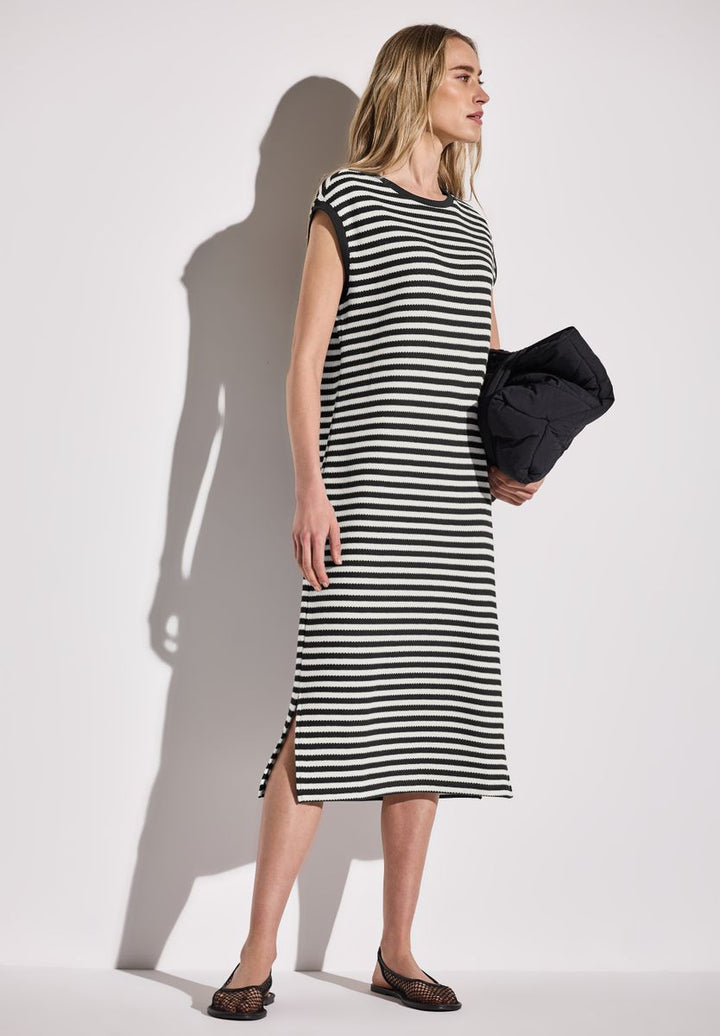 Gestreiftes Kleid