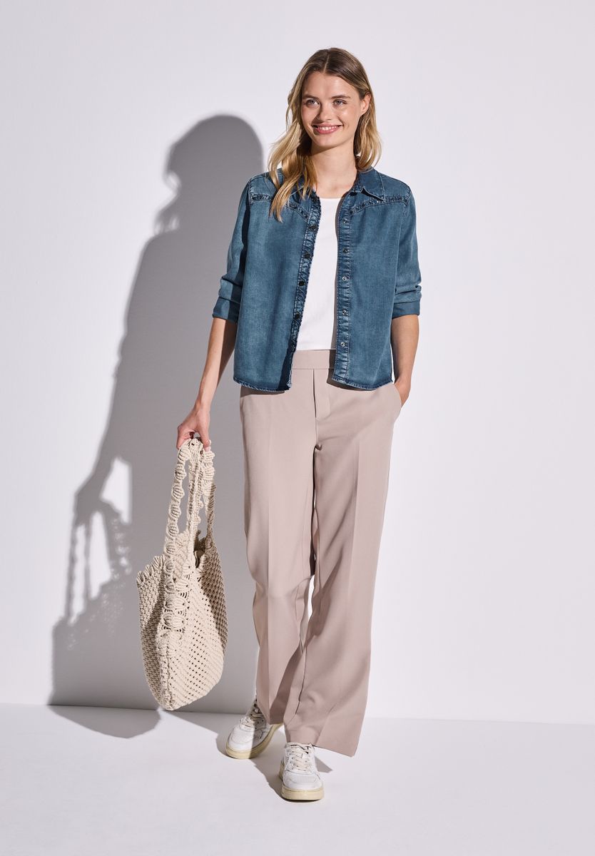 Jeansbluse mit Nieten