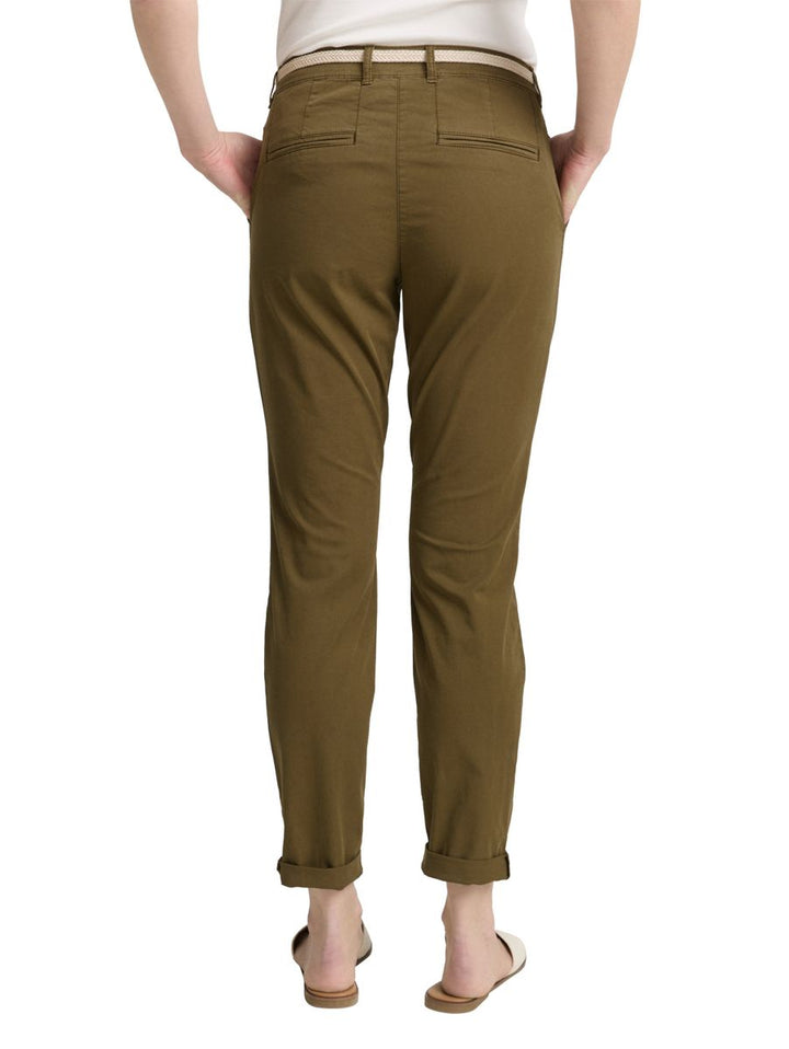 Slim Chino Hose mit Gürtel