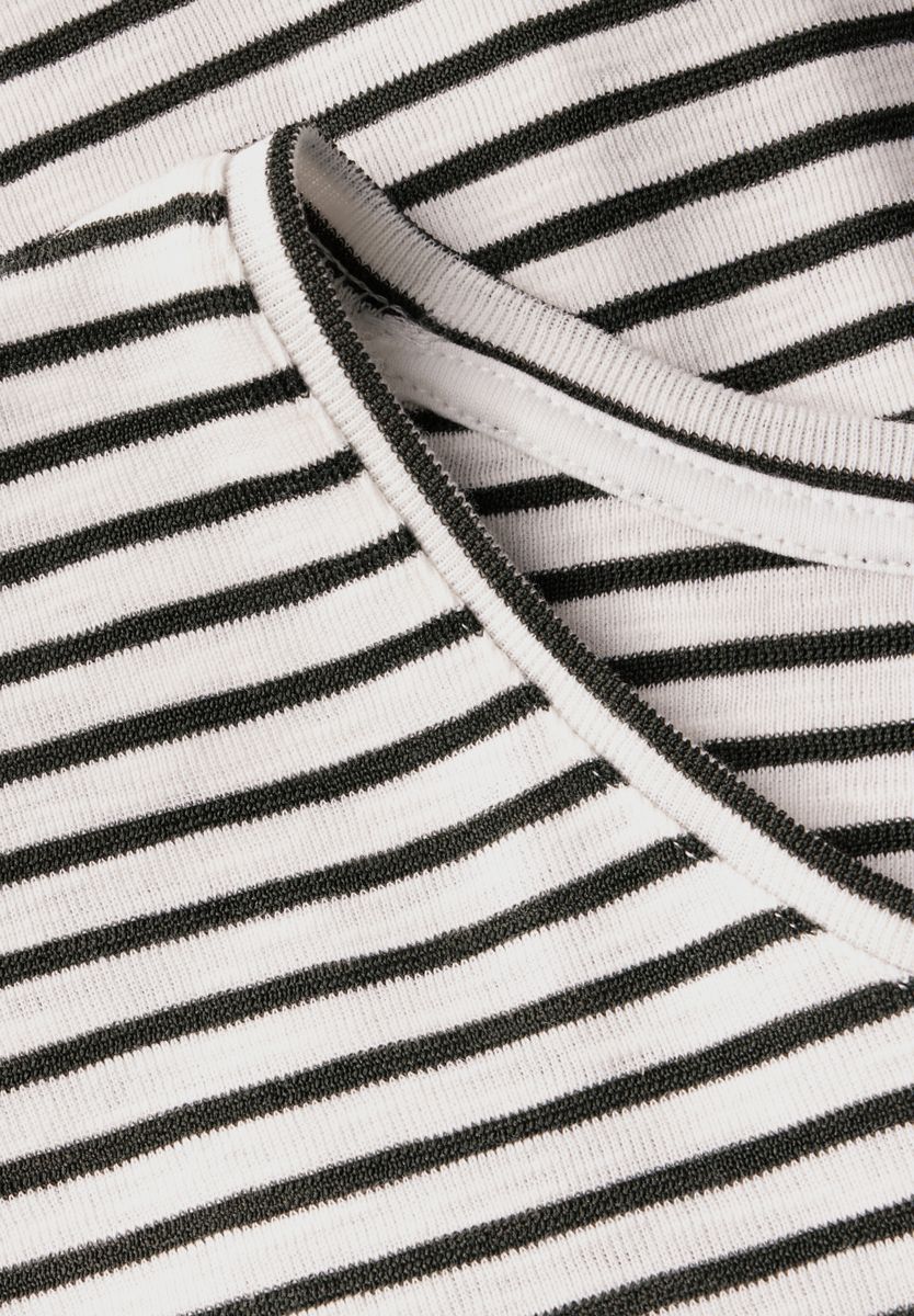 Gestreiftes Shirt
