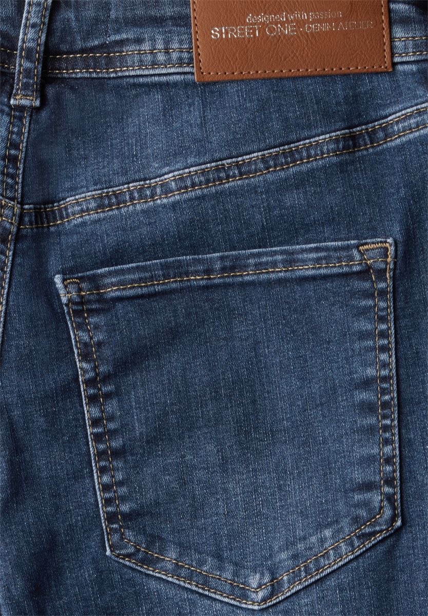Wide Leg Jeans mit Nieten
