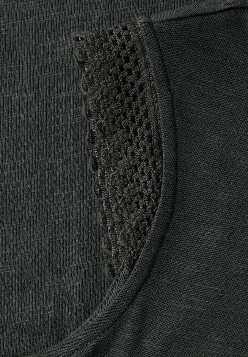 Shirt mit Häkeldetails
