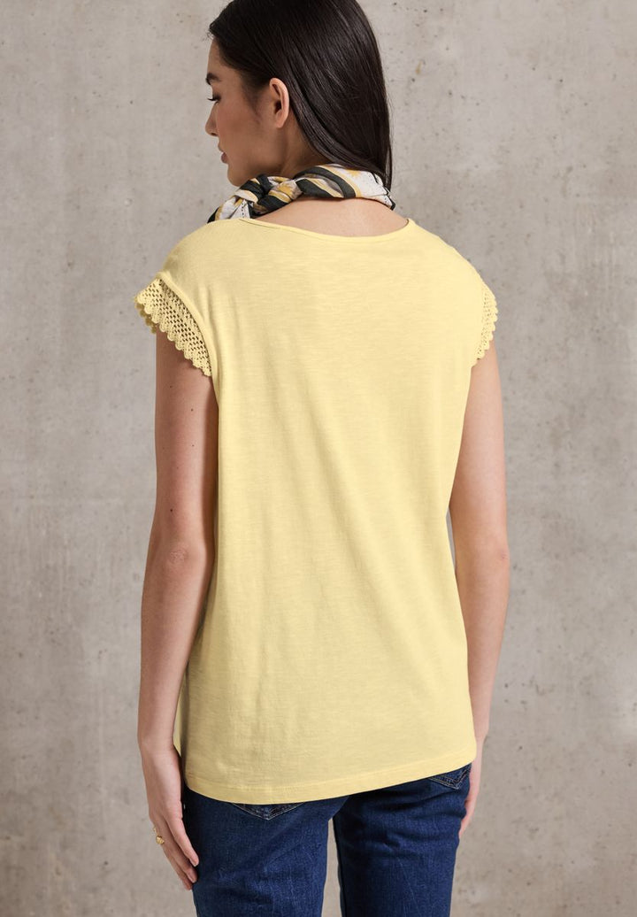Shirt mit Häkeldetails