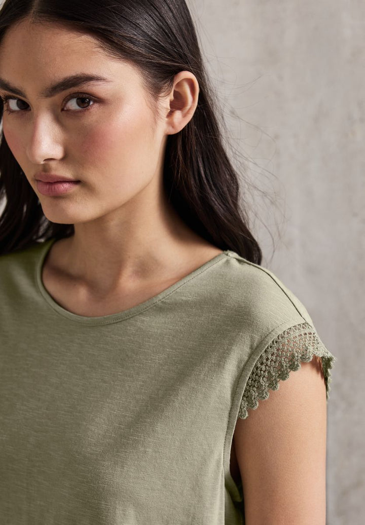 Shirt mit Häkeldetails