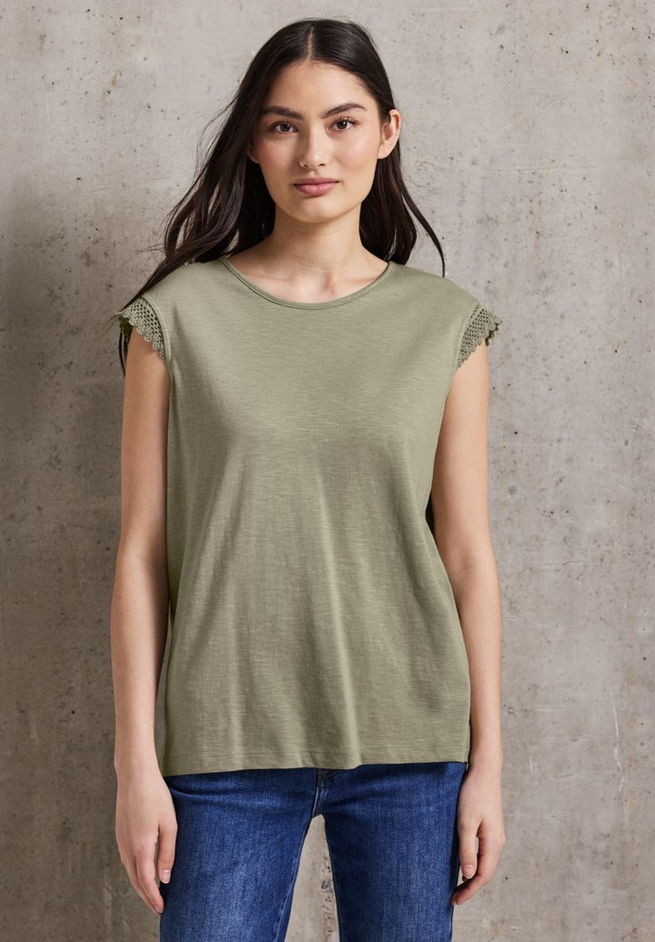 Shirt mit Häkeldetails