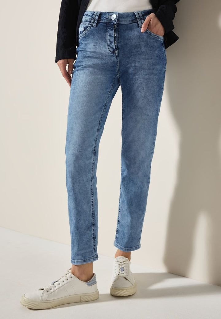 Jeans mit Turn-Up Detail