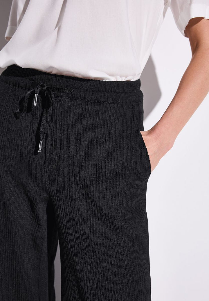 Wide Leg Hose mit Struktur