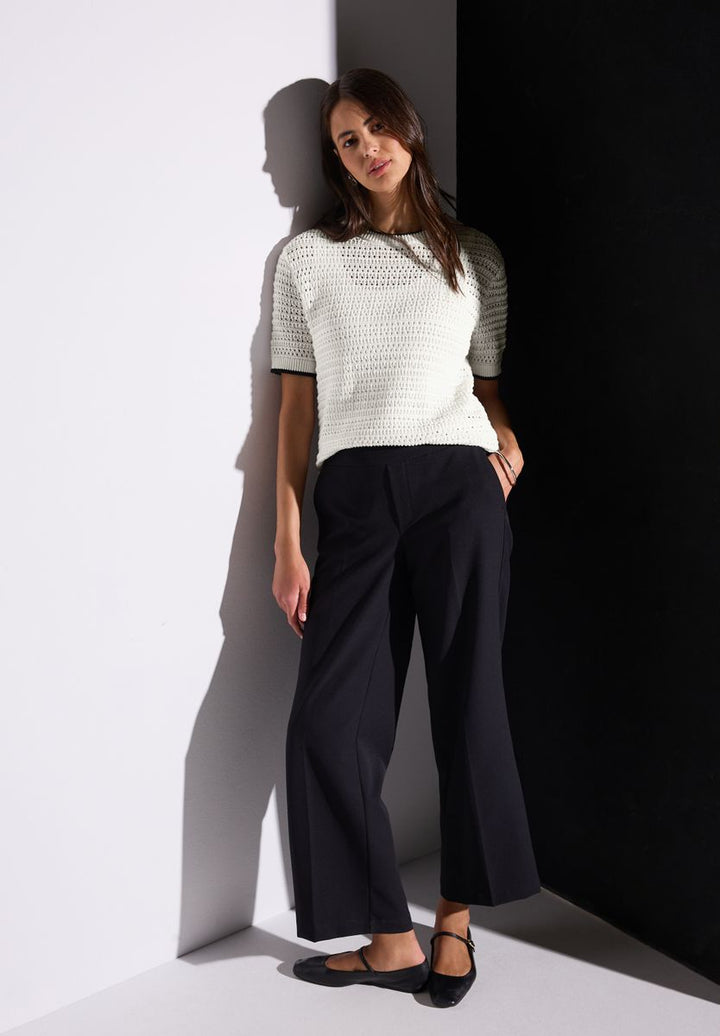 Pullover mit Lochmuster